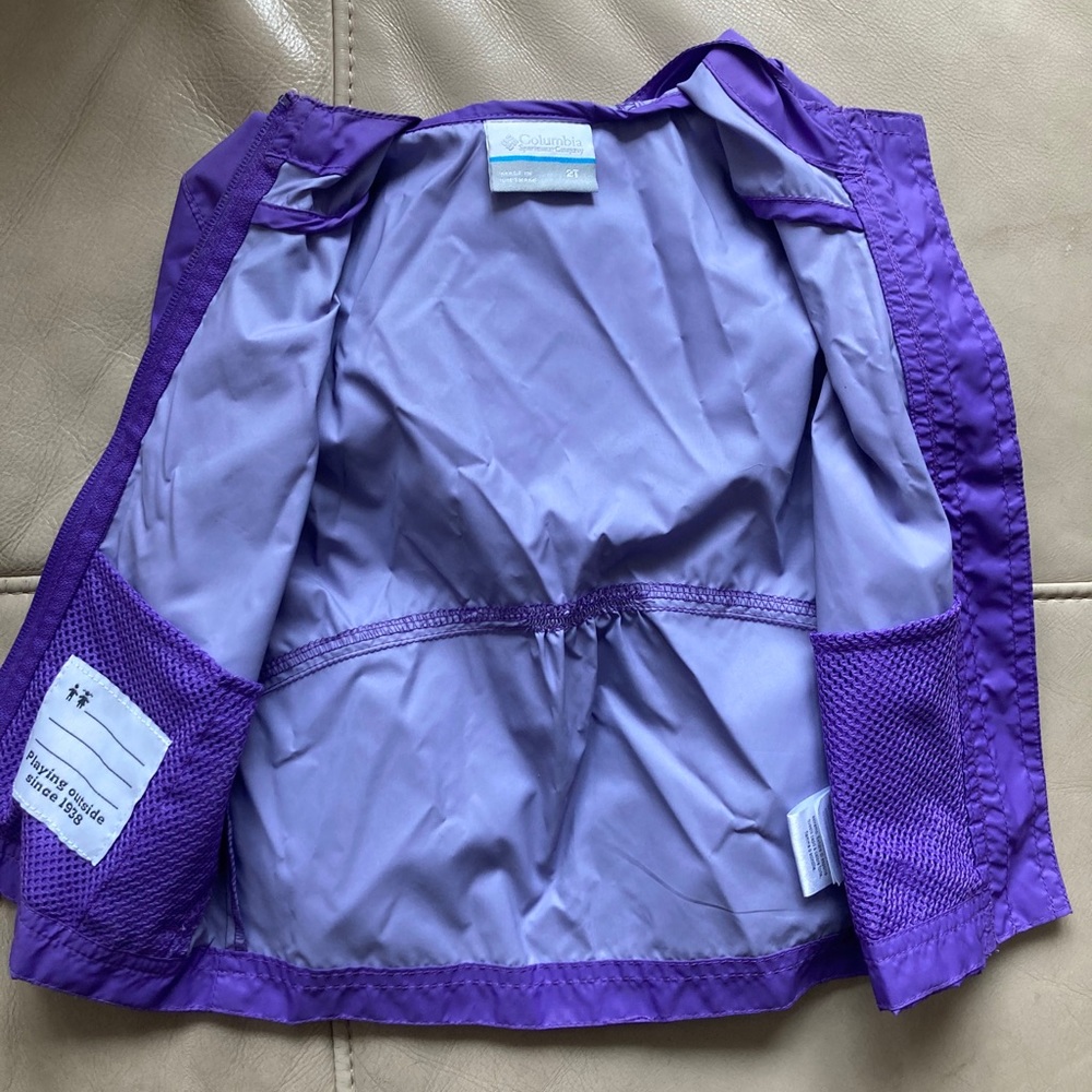 2T, Rain jacket